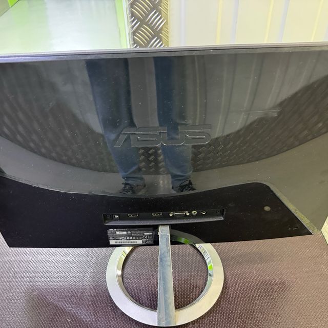 Monitor Asus Argento e Nero