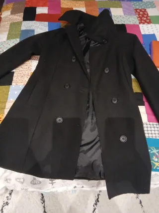 Abrigo de paño negro