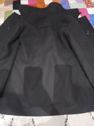 Abrigo de paño negro