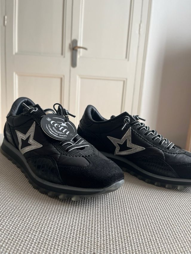 Bambas negras con estrella plateada