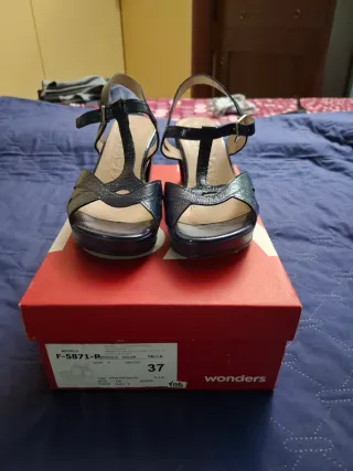 Sandali Wonders Nere/Argento Tg 37