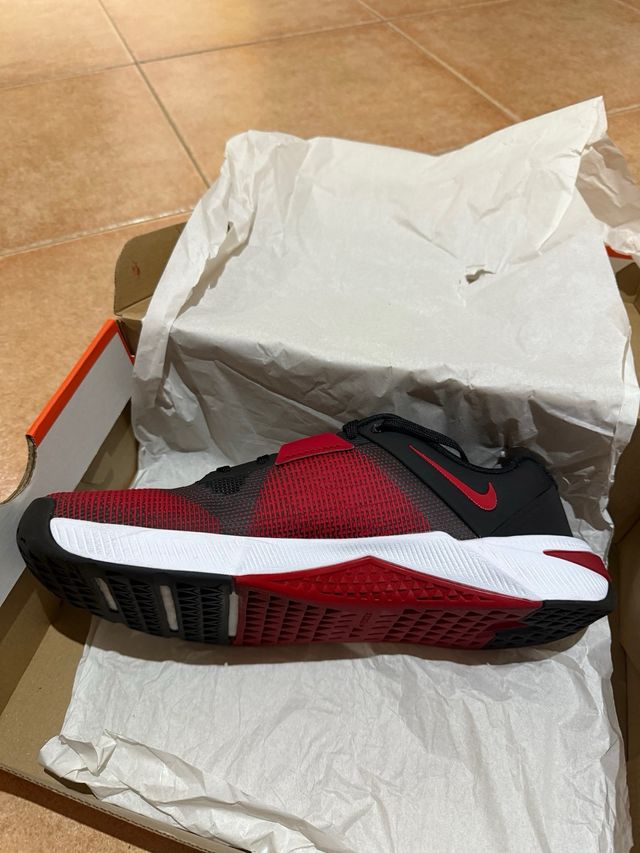 Nike Metcon 10 CrossFit Talla 44 Rojo/Negro