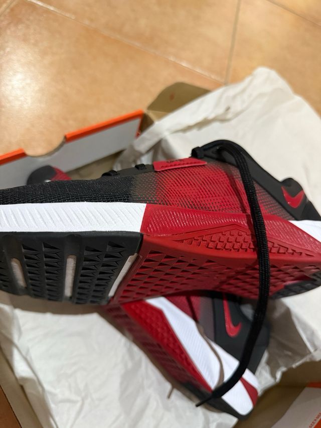 Nike Metcon 10 CrossFit Talla 44 Rojo/Negro
