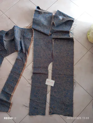 Ritagli stoffa fantasia floreale blu beige e rombi