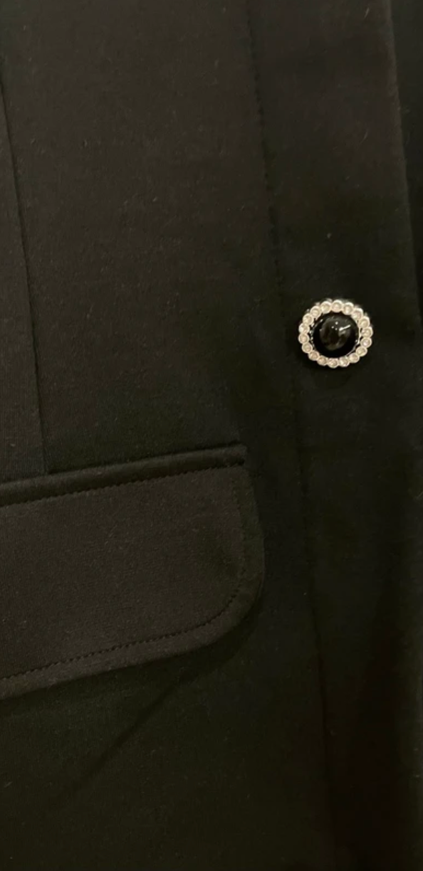 Vestido negro Zara botones joya