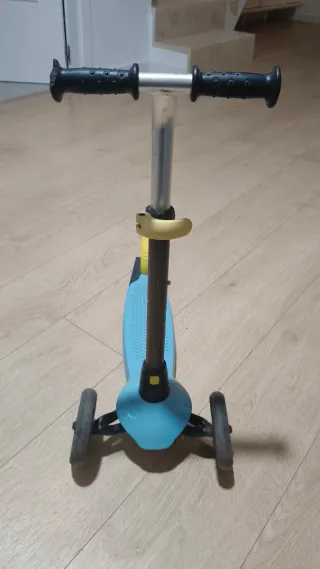 Patinete infantil de 3 ruedas — Buen estado