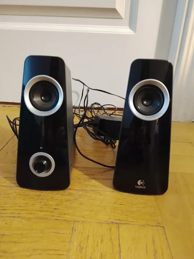 Altavoces Logitech Negros