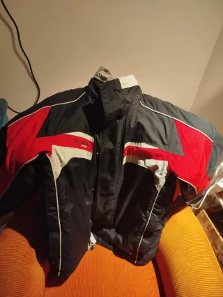 Abrigo Columbia Negro y Rojo