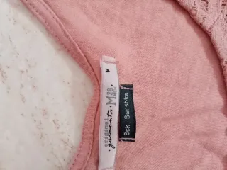 Camiseta Bershka rosa talla M