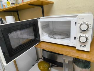 Microondas Orbegozo MGC 7020