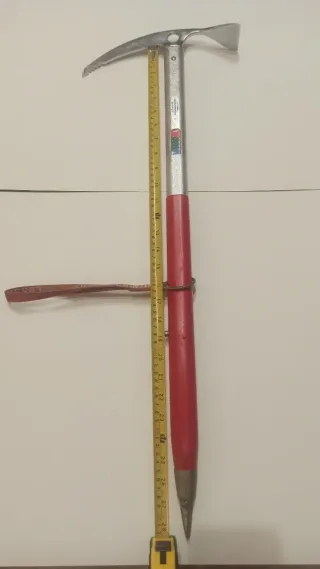 Piolet Travesia. CASSIN..