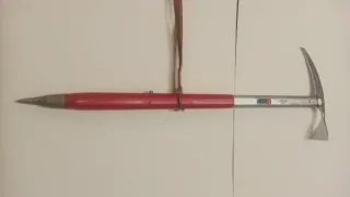 Piolet Travesia. CASSIN..