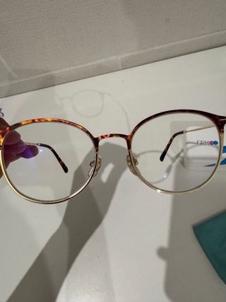 Gafas filtro luz azul marrones y doradas