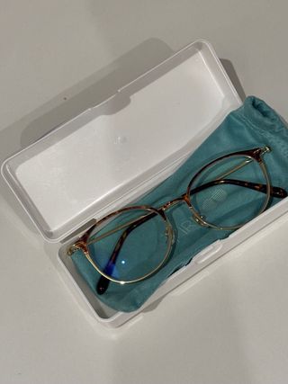 Gafas filtro luz azul marrones y doradas