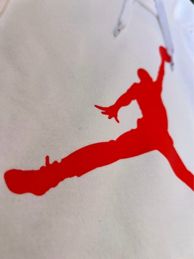Sudadera Jordan Blanca Logo Rojo Grande