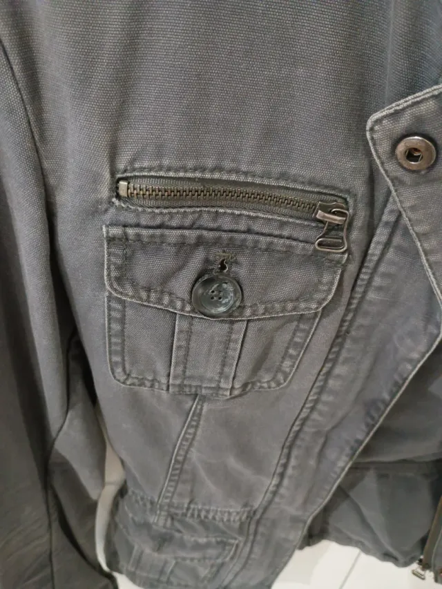 Chaqueta militar gris mujer