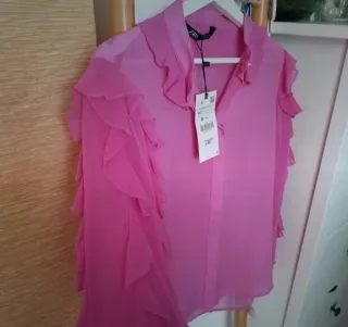 Camisa Zara volantes rosa Talla XS