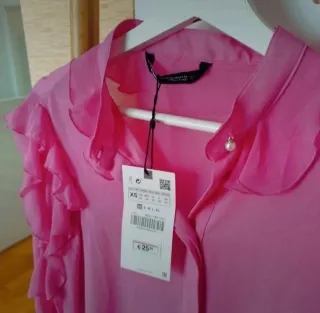 Camisa Zara volantes rosa Talla XS
