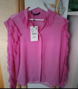 Camisa Zara volantes rosa Talla XS