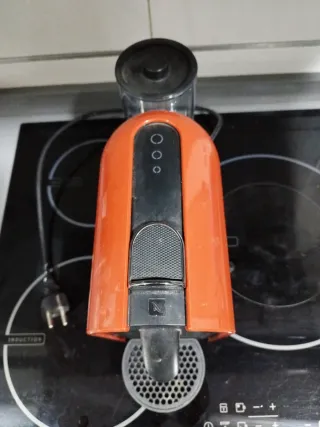 Cafetera Nespresso Roja Averiada