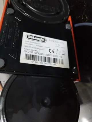 Cafetera Nespresso Roja Averiada