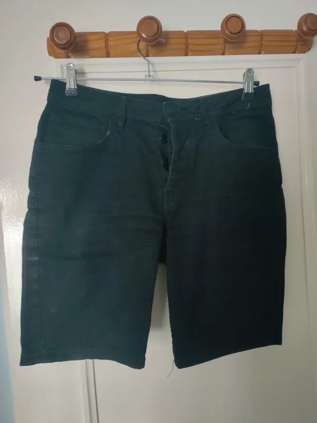 Pantaloni corti neri da uomo