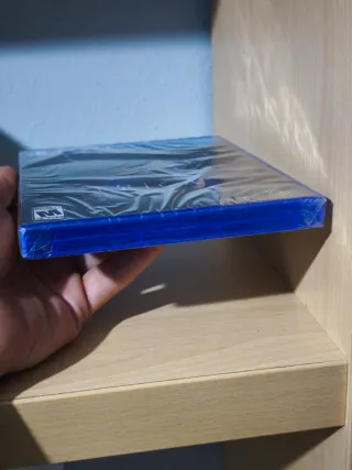 Erica PS4 precintado