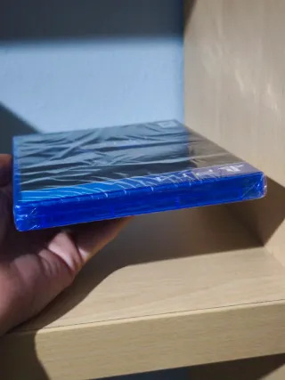 Erica PS4 precintado