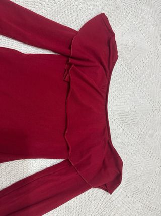 Body burdeos escote volante manga larga