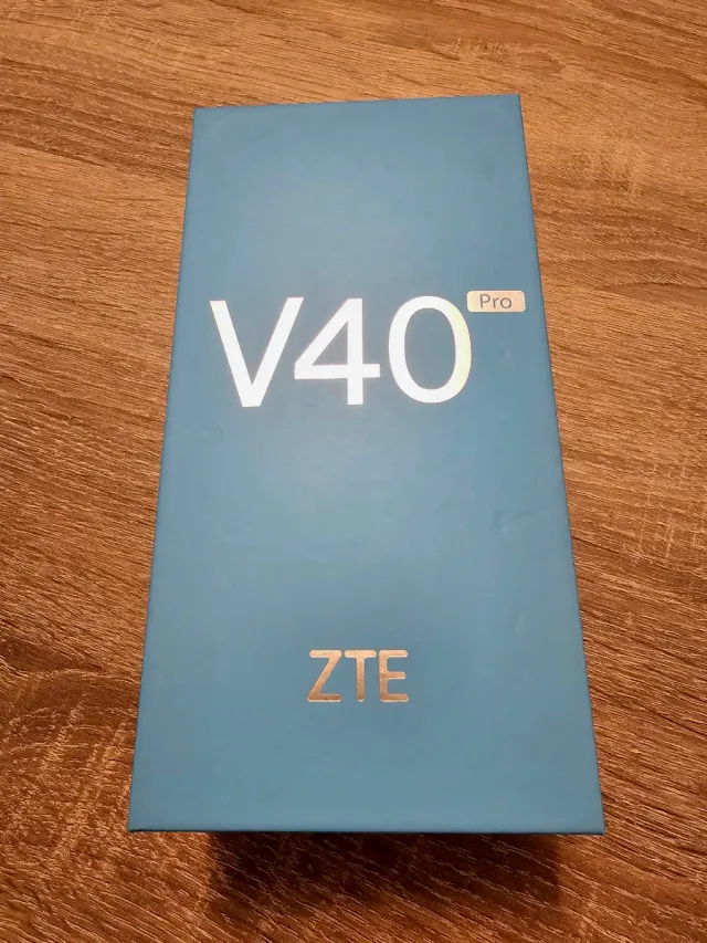 ZTE V40 Pro Azul