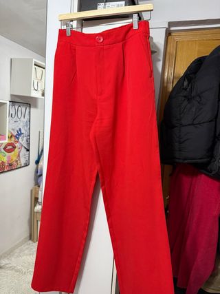 Pantalones de traje Stradivarius rojos