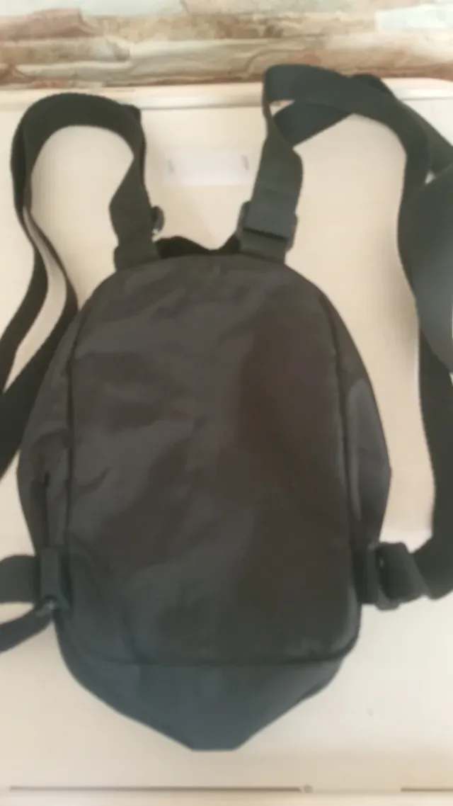 Zainetto Adidas con brillantini nero e argento