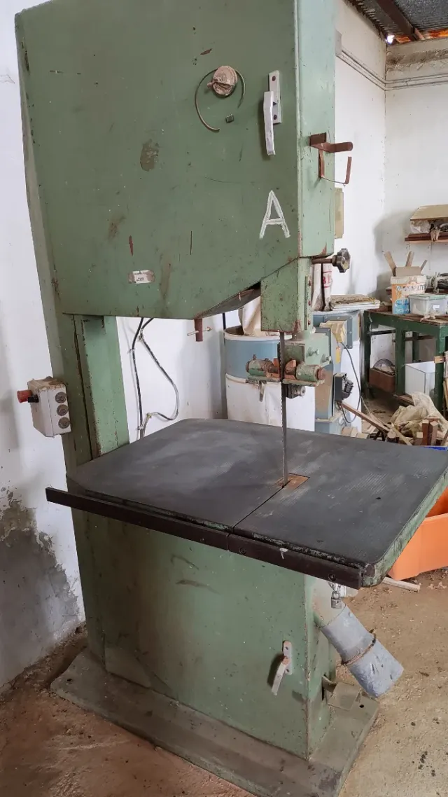 Sierra de cinta industrial