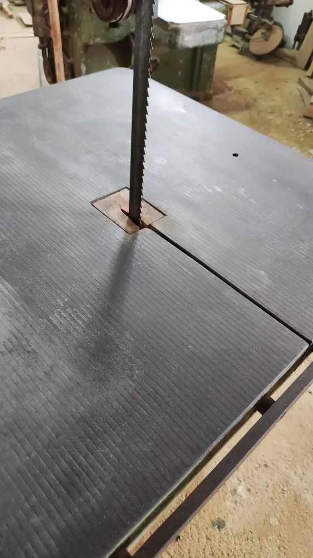 Sierra de cinta industrial