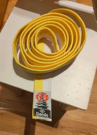 Cintura per bambini Daedo giallo-bianca