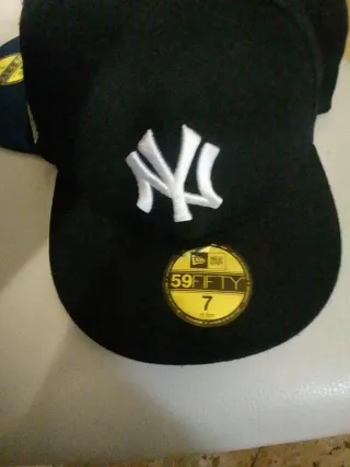 Gorra New Era LA Roja