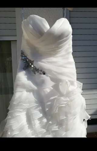 Vestido de novia blanco marca Adriana Alier