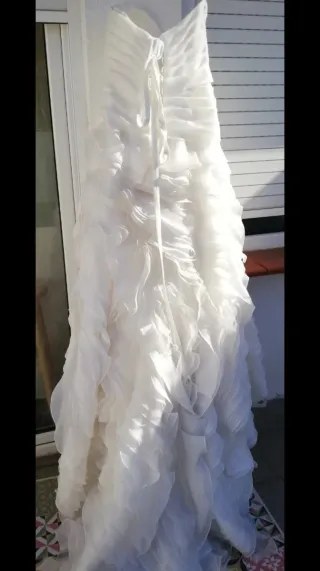 Vestido de novia blanco marca Adriana Alier