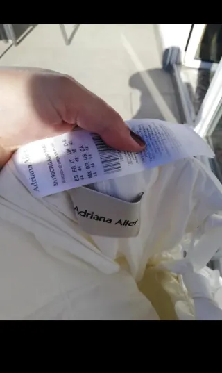 Vestido de novia blanco marca Adriana Alier