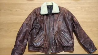 Chaqueta de cuero auténtico con cuello borreguito