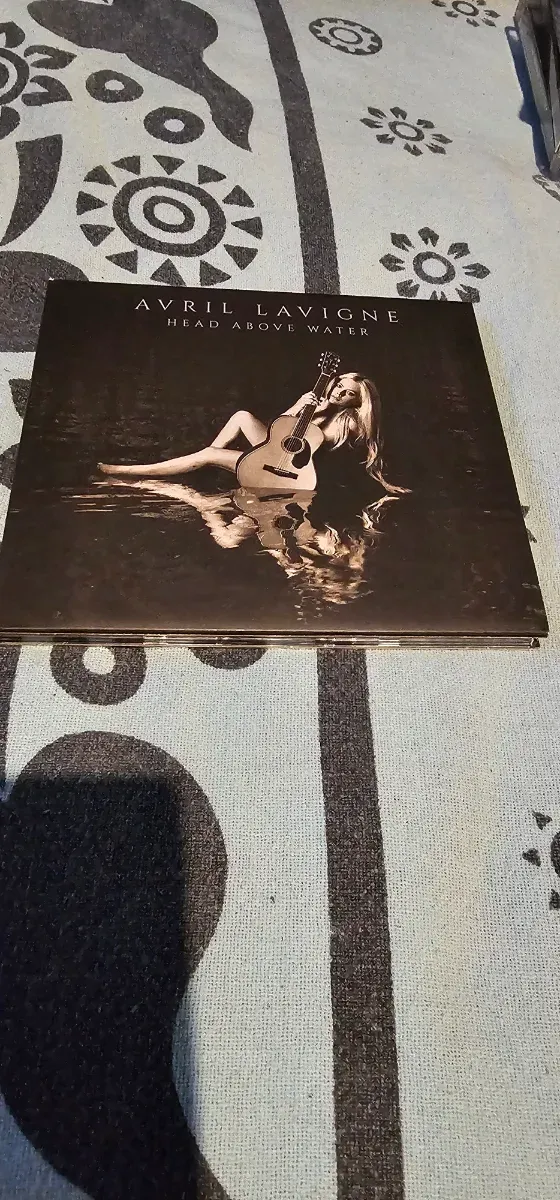 CD Avril Lavigne Head Above Water