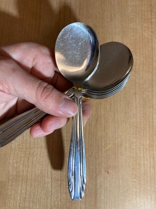 12 Cucchiaini da Dessert in Metallo