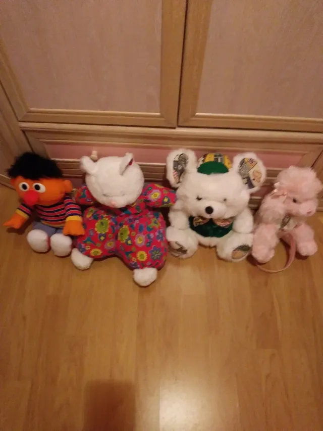 Lote de 4 pelúcias: Urso, Cachorro, Coelho e Epi