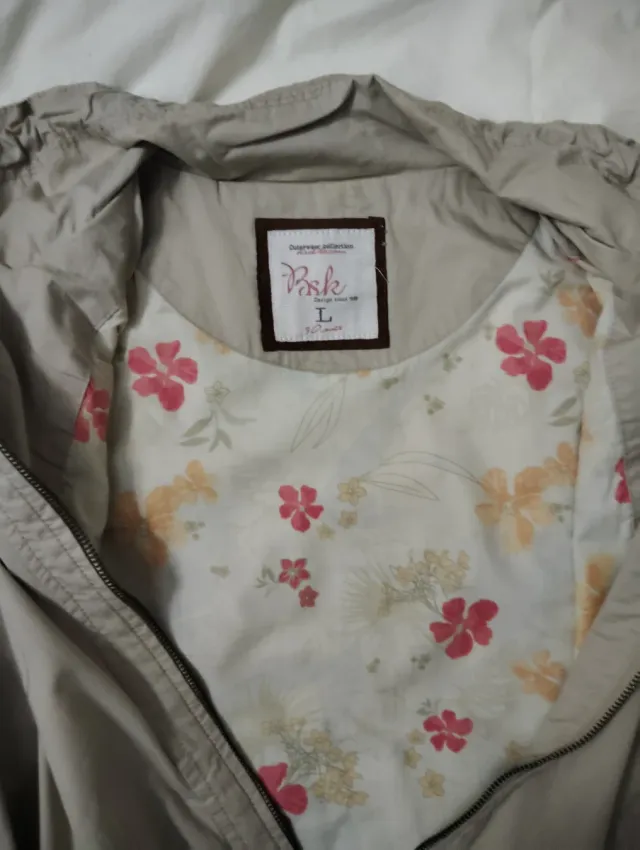 Chaqueta beige mujer