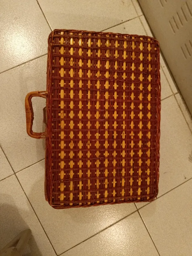 Cesta de mimbre para picnic