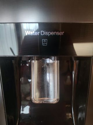 Nevera CHiQ No Frost con dispensador