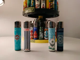 Pack 32 •  4 accendini Clipper