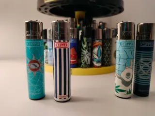 Pack 32 •  4 accendini Clipper