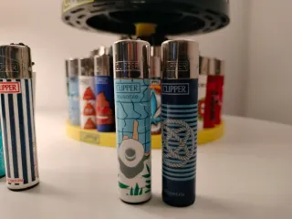 Pack 32 •  4 accendini Clipper