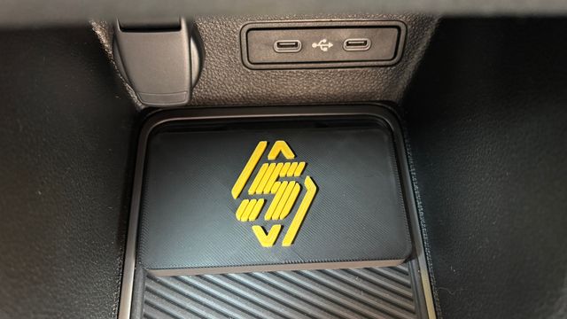 Separador para cargador inalámbrico Renault 5